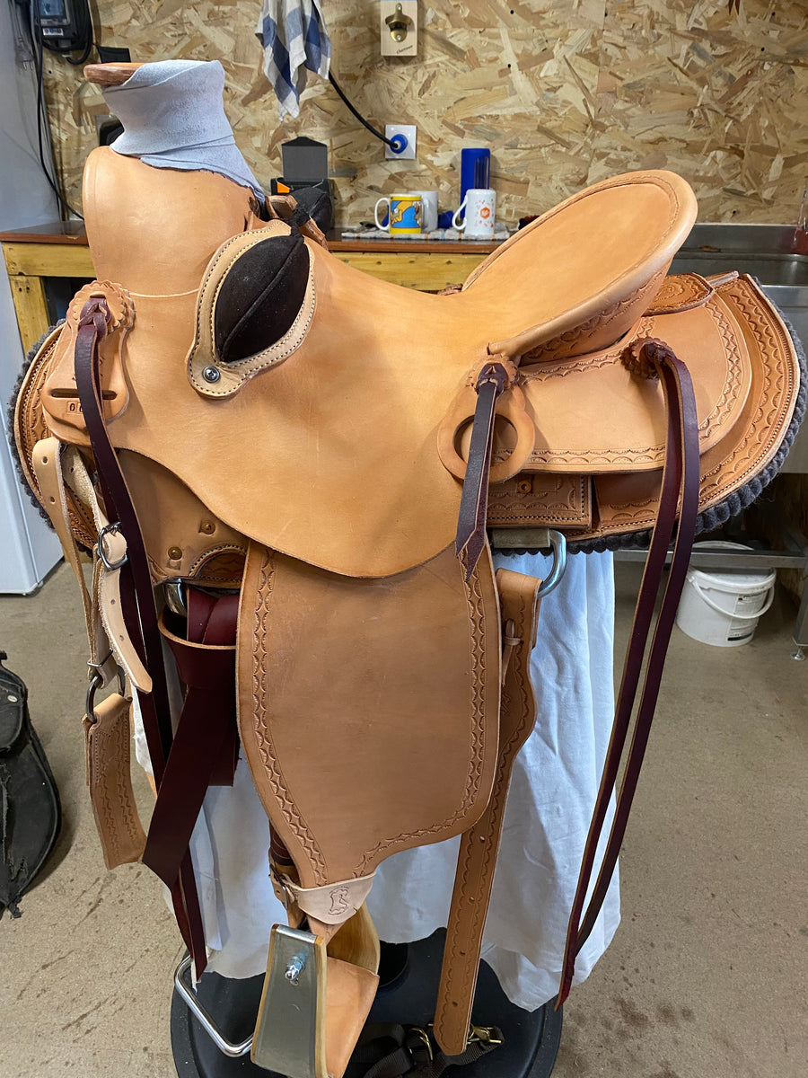 Selle de ranch Western Tan sculptée à la main matelassée à la main : 15 Selle de ranch Western Tan sculptée à la main matelassée à la main : 15